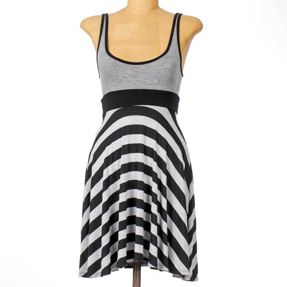 Black and White Dress - Picture 1 of 4